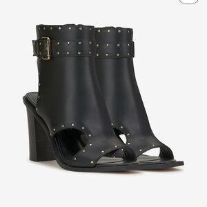 Jessica Simpson Roccha Cut-out Black Sandal